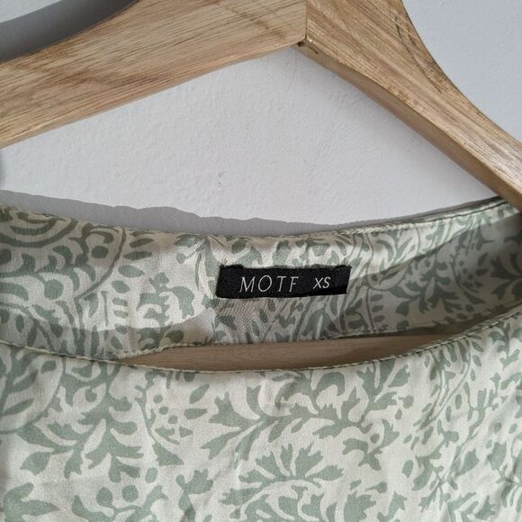 Motf Silk Boatneck Green Leaf Spring Blouse Top Women's Size XS - Picture 4 of 5